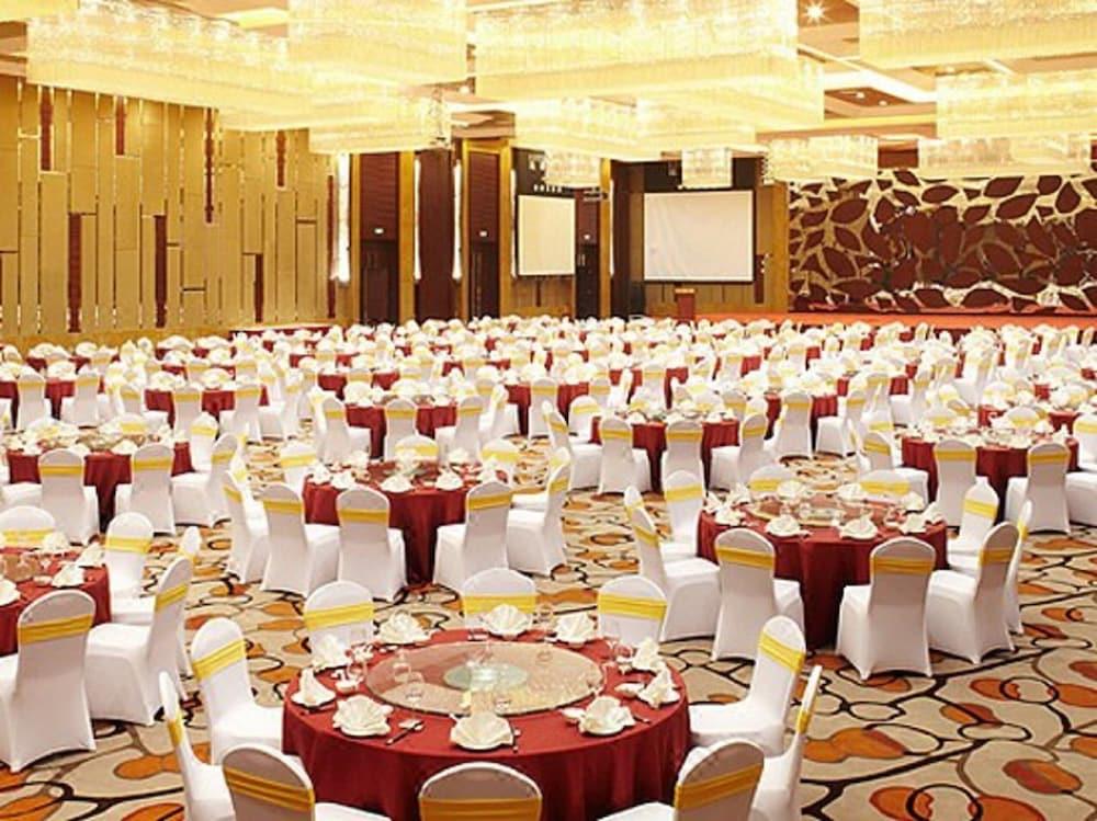 Kun Tai Glory Hotel Beijing Wangjing Екстериор снимка